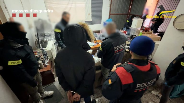إسبانيا.. تفكيك شبكة تهرب الحشيش من المغرب إلى إيطاليا عبر كتالونيا (فيديو)