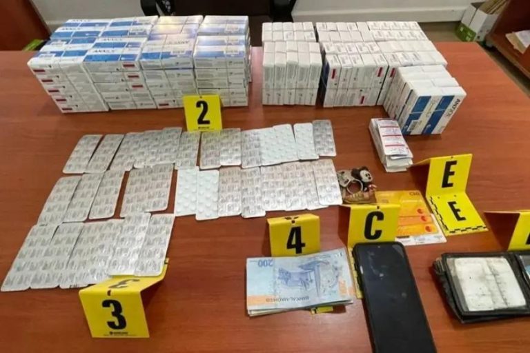 طنجة/ سلا/ والدار البيضاء.. تفاصيل عمليات أمنية متفرقة تطيح بمروجين للأقراص المخدرة والكوكايين