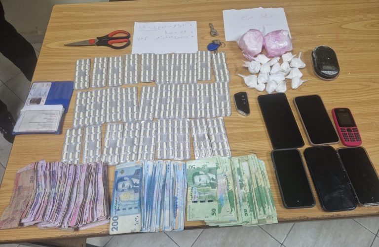 بني مكادة/ طنجة.. حيازة أقراص مخدرة وكوكايين يضع شخصين في قبضة الأمن
