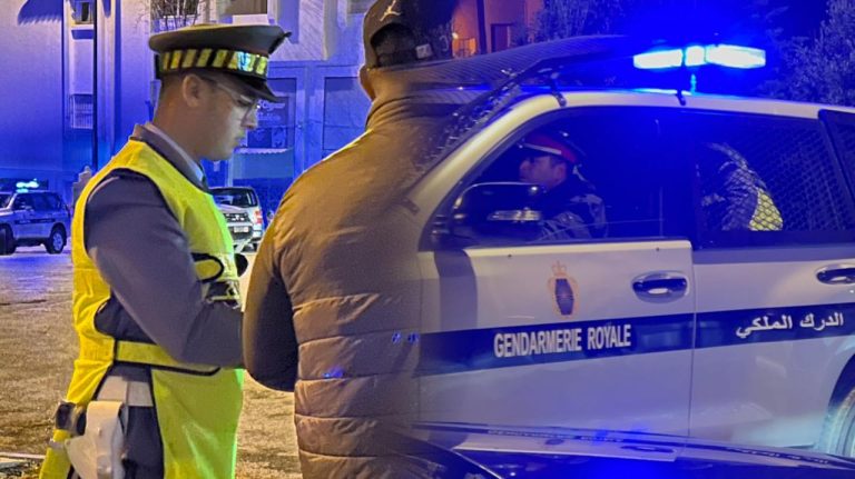 ضواحي طنجة.. الدرك يحجز سيارة محملة بشحنة كبيرة من المخدرات بحجر النحل